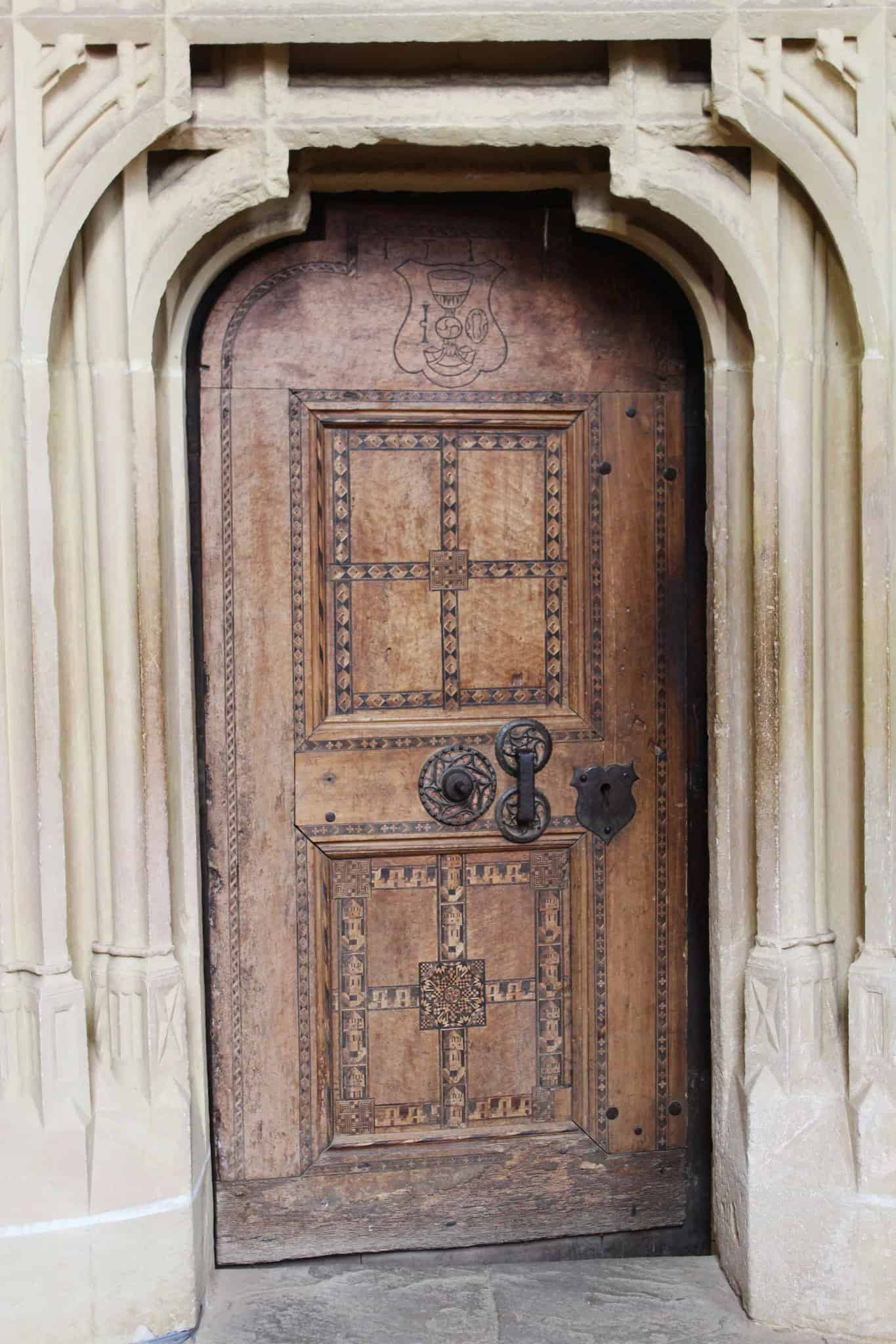 ușa bisericii fortificate din biertan, o bijuterie medievală care a uimit lumea (foto)