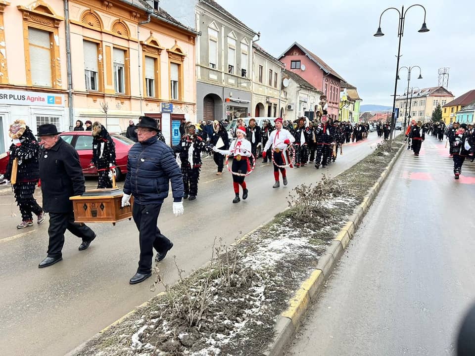 Sute de lole au animat duminică, Agnita. Tradiție de peste 150 de ani (foto, video)