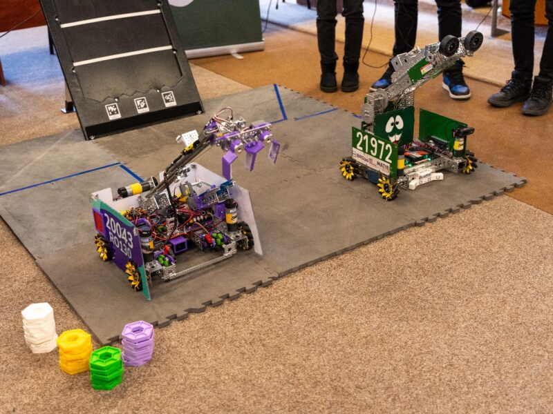 echipele de robotică din mediaș, invitate la sediul primăriei