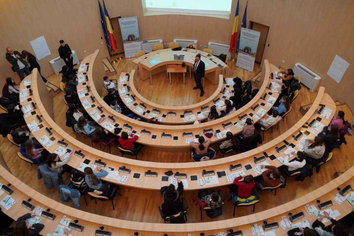 ateliere de informare pentru copii „descoperă lumea energiei regenerabile” la consiliul județean sibiu