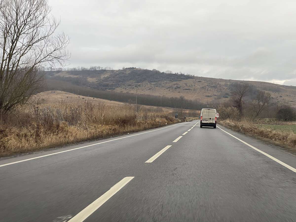 Trafic în condiții de iarnă în mai multe județe. La Sibiu se circulă bine pe toate drumurile