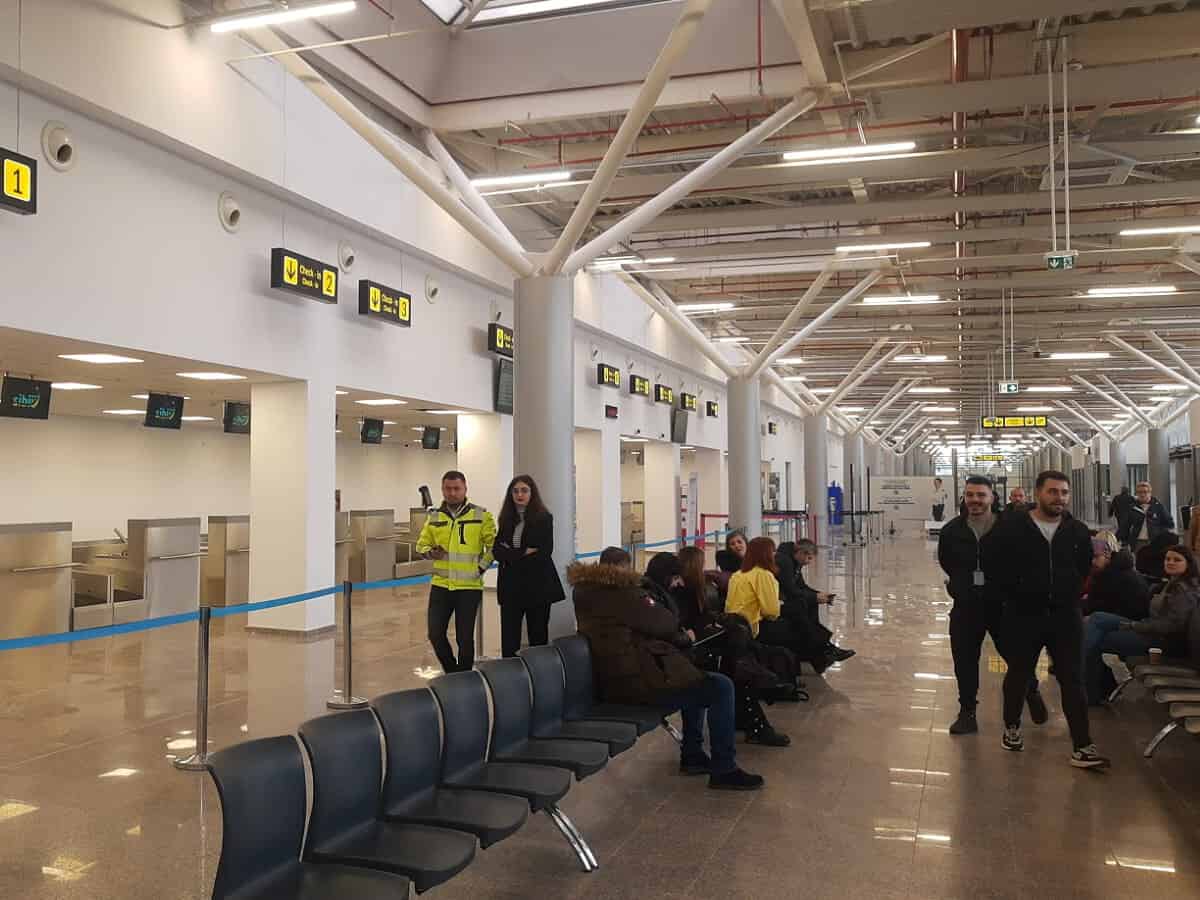 aeroportul din sibiu, dotat cu tehnologii de ultimă generație. lucrările la noul terminal finalizate, în proporție de 99,5 la sută (foto, video)