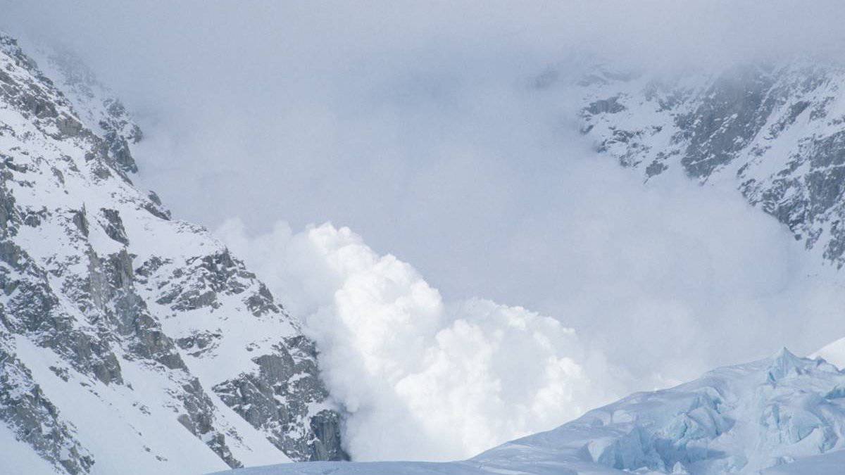 risc mare de avalanșă în munții făgăraș