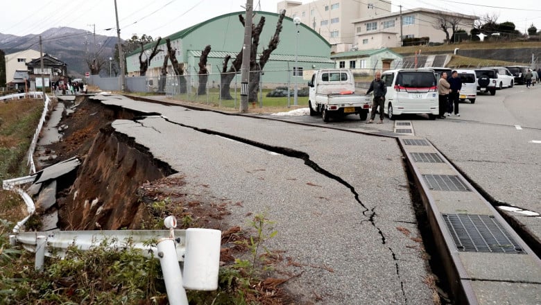 cutremure puternice au zguduit luni japonia. zeci de clădiri s-au părbușit (video)
