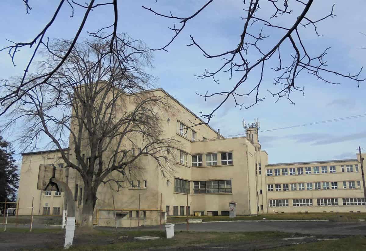 liceul „carol i” din sibiu se desființează. devine structură a liceului de artă, „prin absorbție”