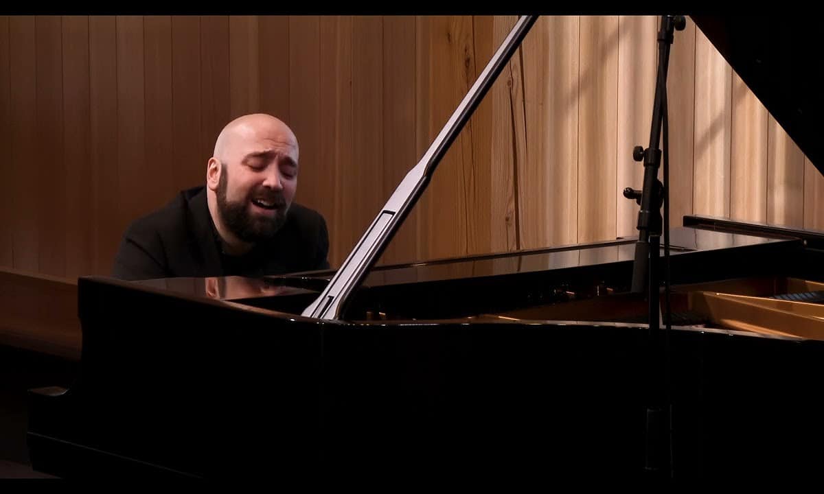 unul dintre cei mai importanți pianisti ai lumii, alessandro deljavan, concertează la filarmonica din sibiu