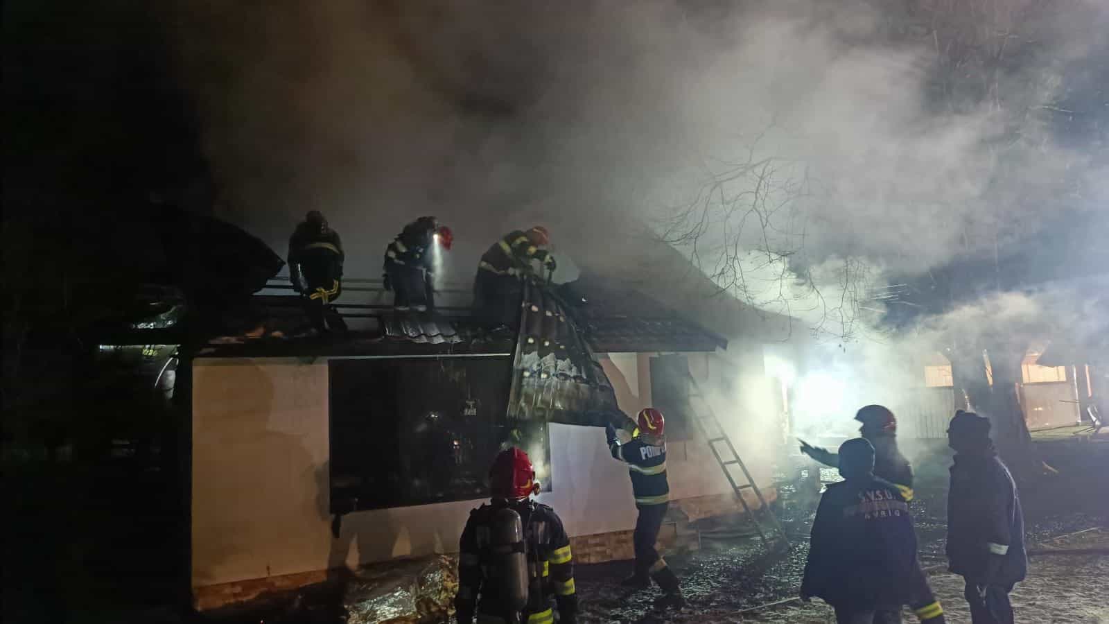 Incendiu la o cabană de pe Valea Avrigului (update)