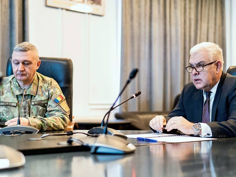 ministrul apărării exclude varianta serviciului militar obligatoriu în românia. ”luăm în calcul unul pe bază de voluntariat”