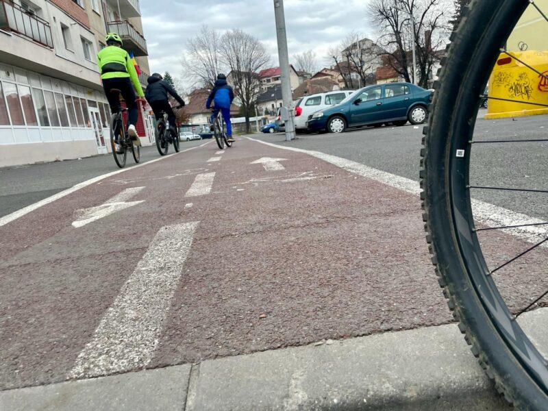 ora cititorilor: problema pistelor de bicicletă văzută de un tânăr tată sibian