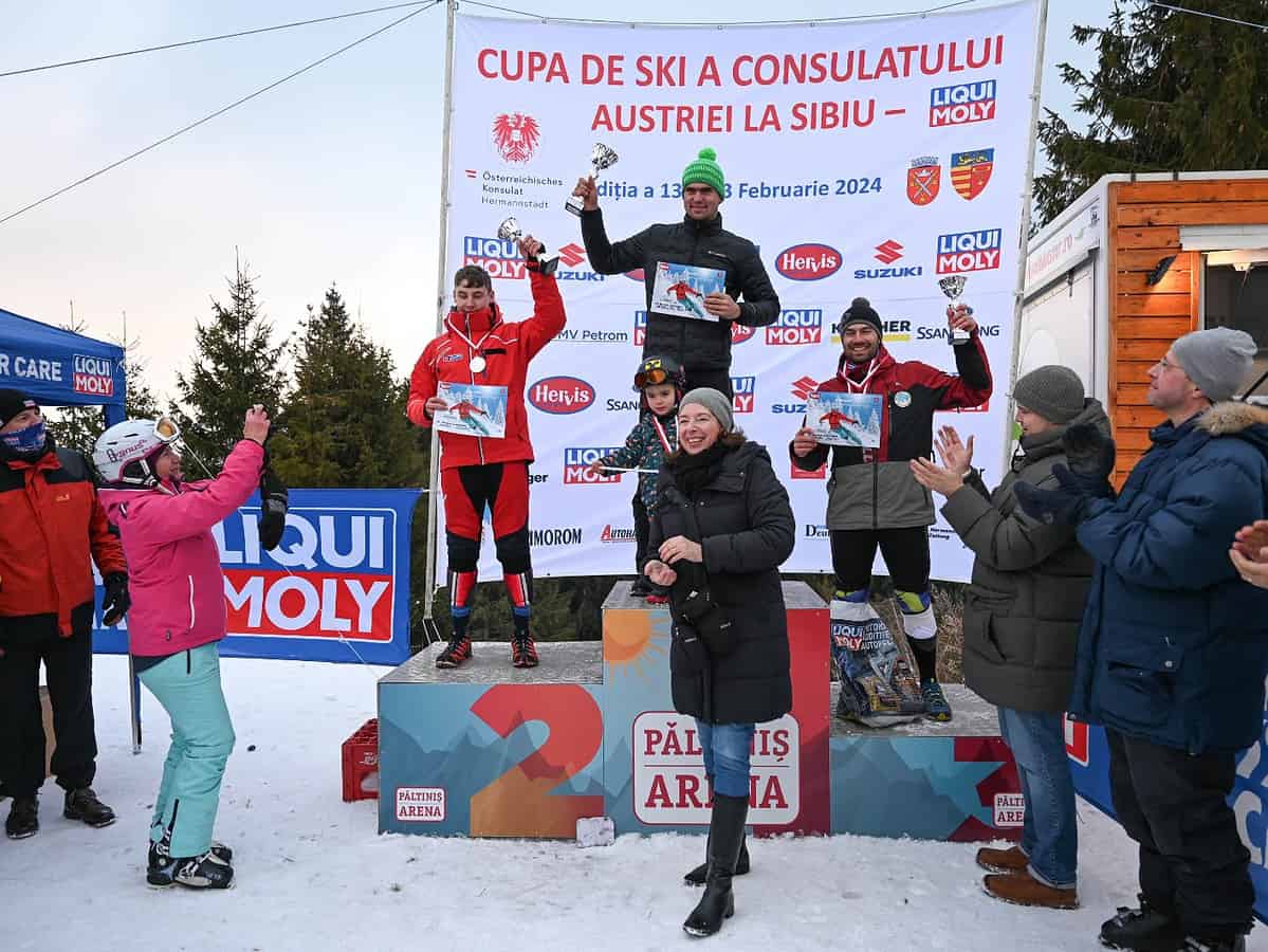 Cupa de ski a Consulatului Austriei la Sibiu. Peste 170 de concurenți, cel mai tânăr în vârstă de 3 ani (foto)