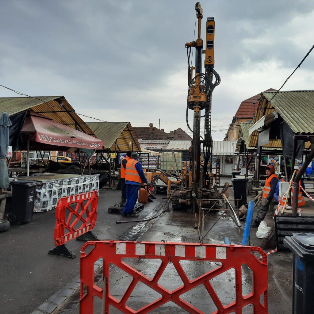 prima acțiune concretă în cadrul proiectului de modernizare a zonei pieței cibin. se fac foraje geotehnice (foto, video)