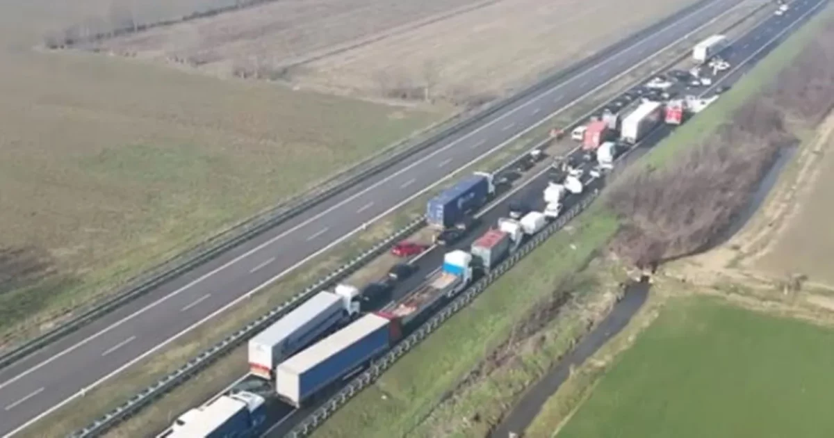 carambol cu o sută de mașini pe o autostradă din italia. două persoane au murit (video)
