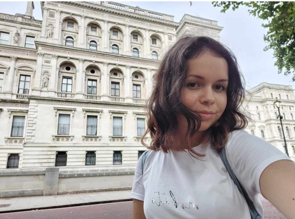 O elevă de la „Lazăr”, admisă la Institutul Politehnic din Paris. Beatrice vrea să devină specialist în fizică cuantică