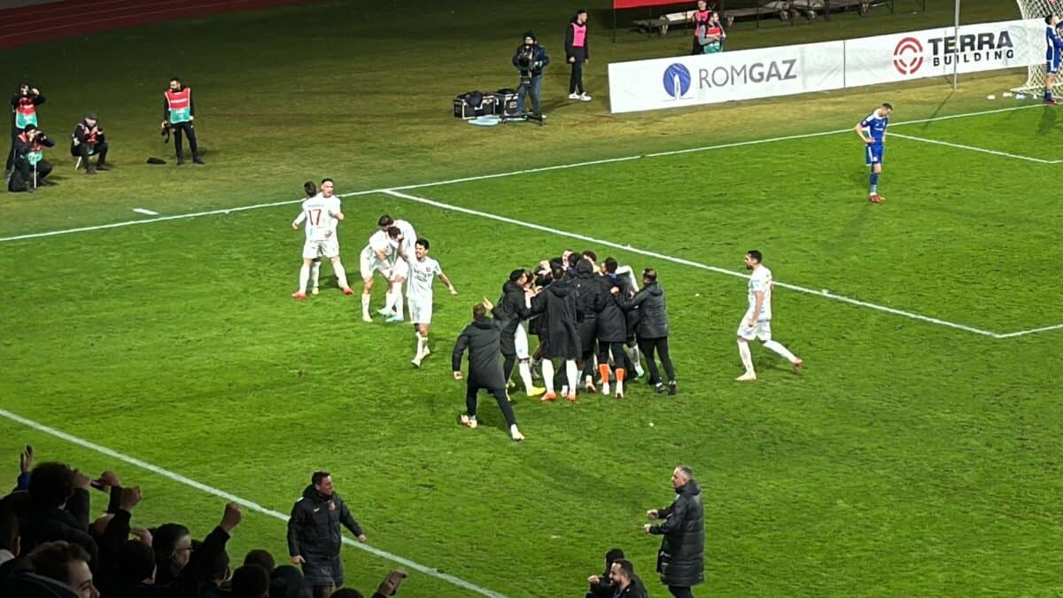 FC Hermannstadt învinge FC U Craiova cu un gol pe final de meci. Sibiul urcă pe loc de play-off (foto, video)