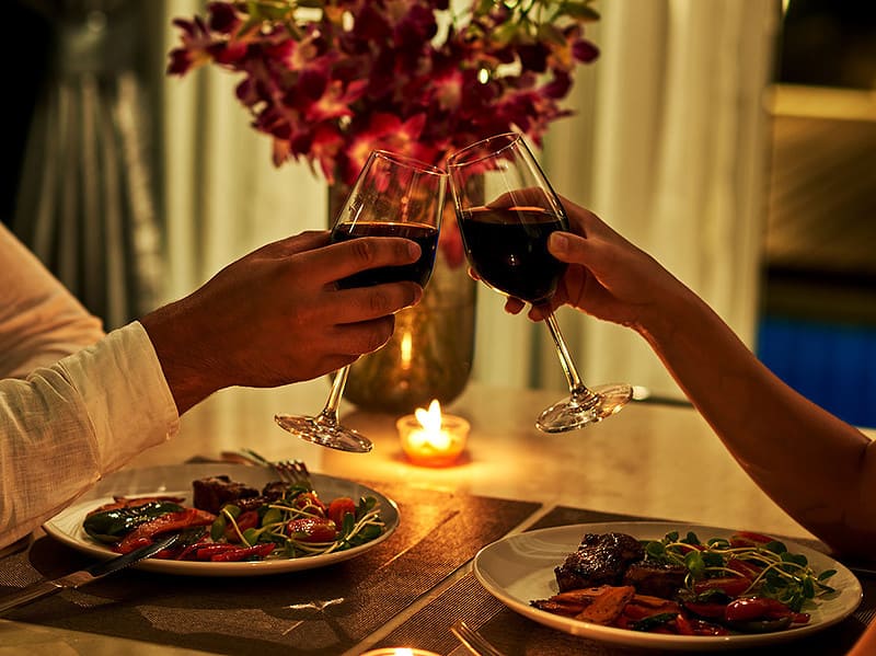 peste 70 la sută dintre români sărbătoresc valentine’s day, cu o cină la restaurant (sondaj)