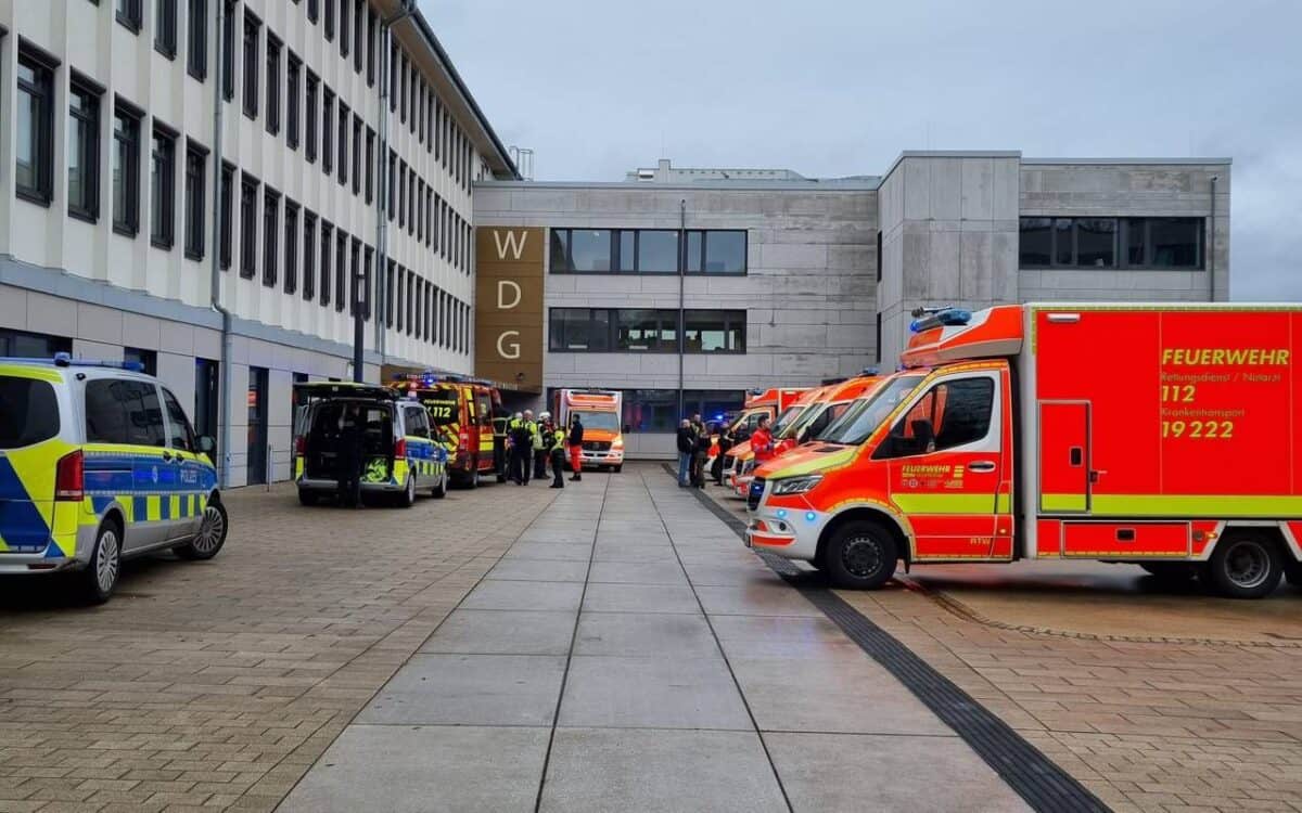 momente de panică într-o școală din germania. patru elevi răniți într-un atac cu cuțitul