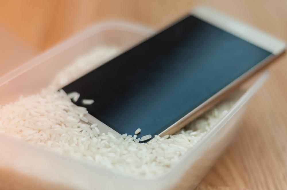 avertisment de la apple: nu puneți iphone-ul în orez!