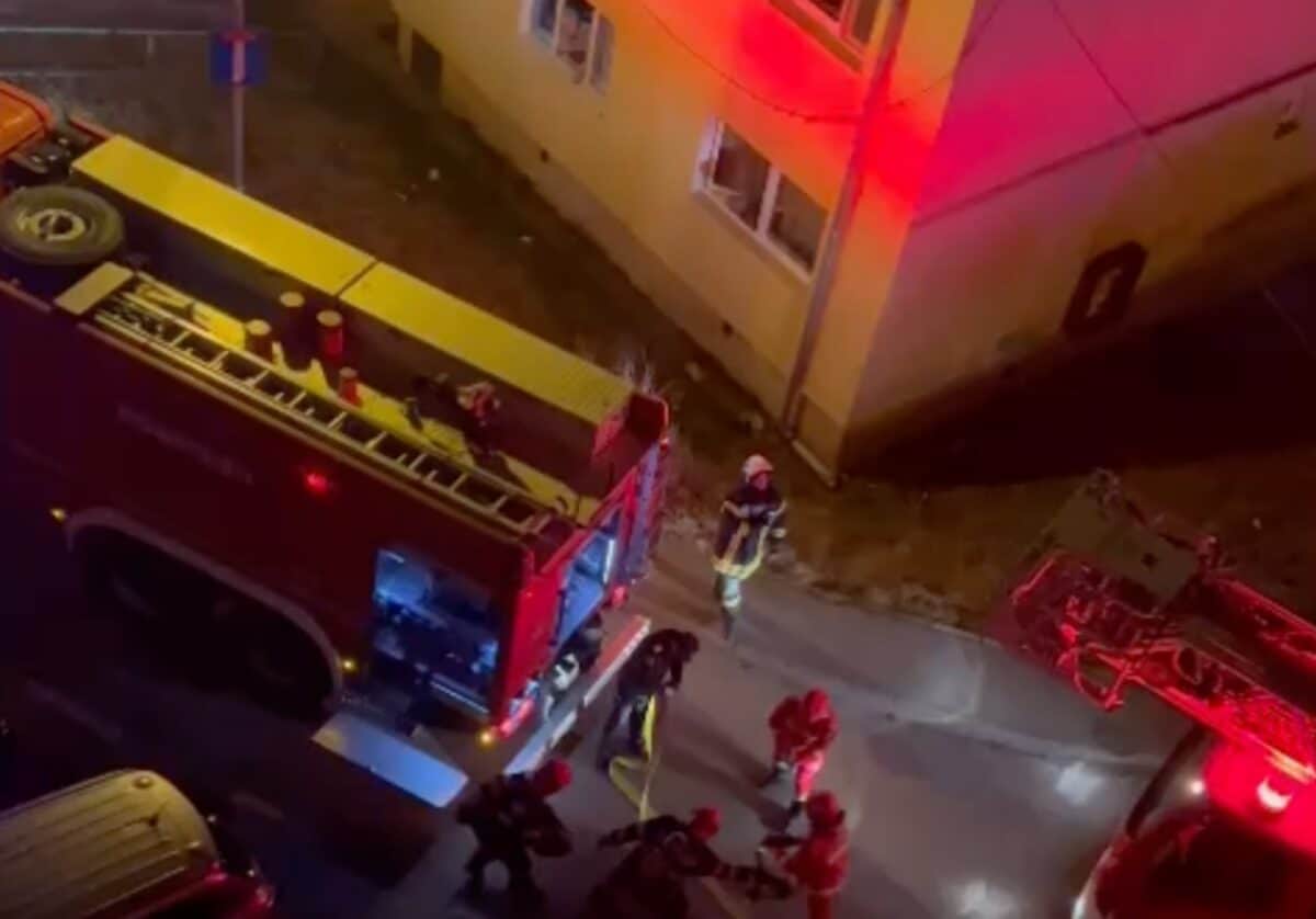 incendiu pe strada oașa din sibiu de la o lumânare uitată aprinsă (video)