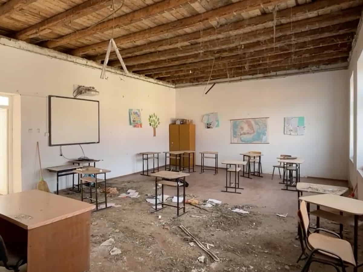 decizia ișj sibiu, după ce tavanul unei clase din școala de la alămor s-a prăbușit peste elevi. „copiii au fost mutați în altă clădire”