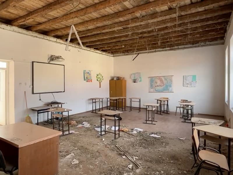 decizia ișj sibiu, după ce tavanul unei clase din școala de la alămor s-a prăbușit peste elevi. „copiii au fost mutați în altă clădire”