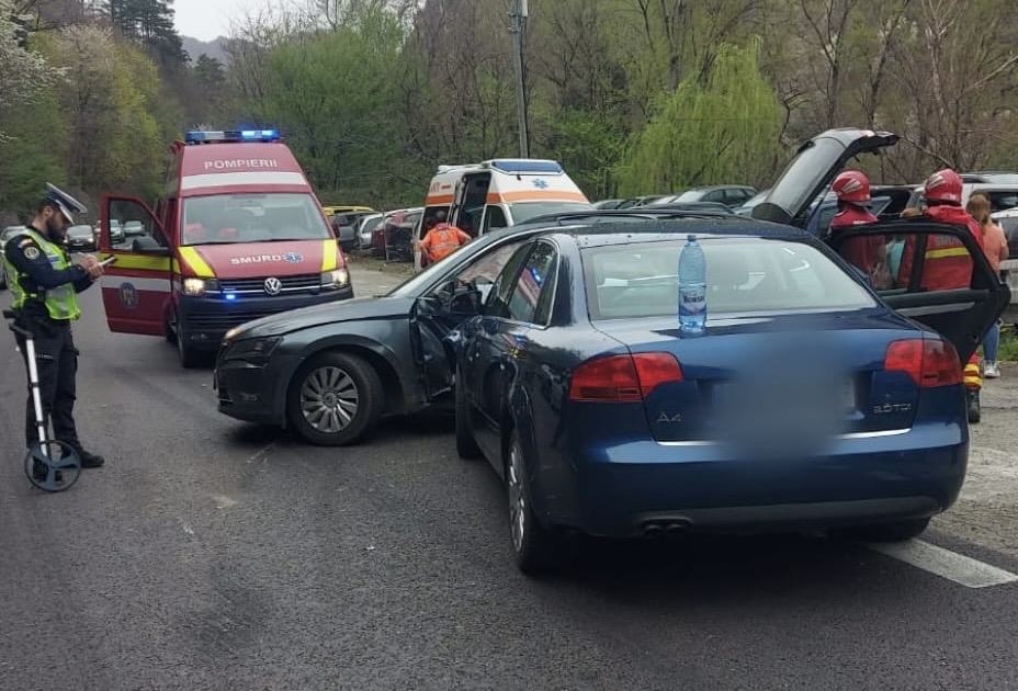 minor rănit într-un accident pe valea oltului. două mașini s-au ciocnit