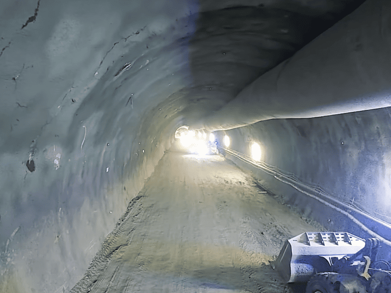 avans spectaculos la tunelurile "daniela" și "alina" de pe a1 sibiu-pitești. au fost forați peste 700 de metri (foto, video)