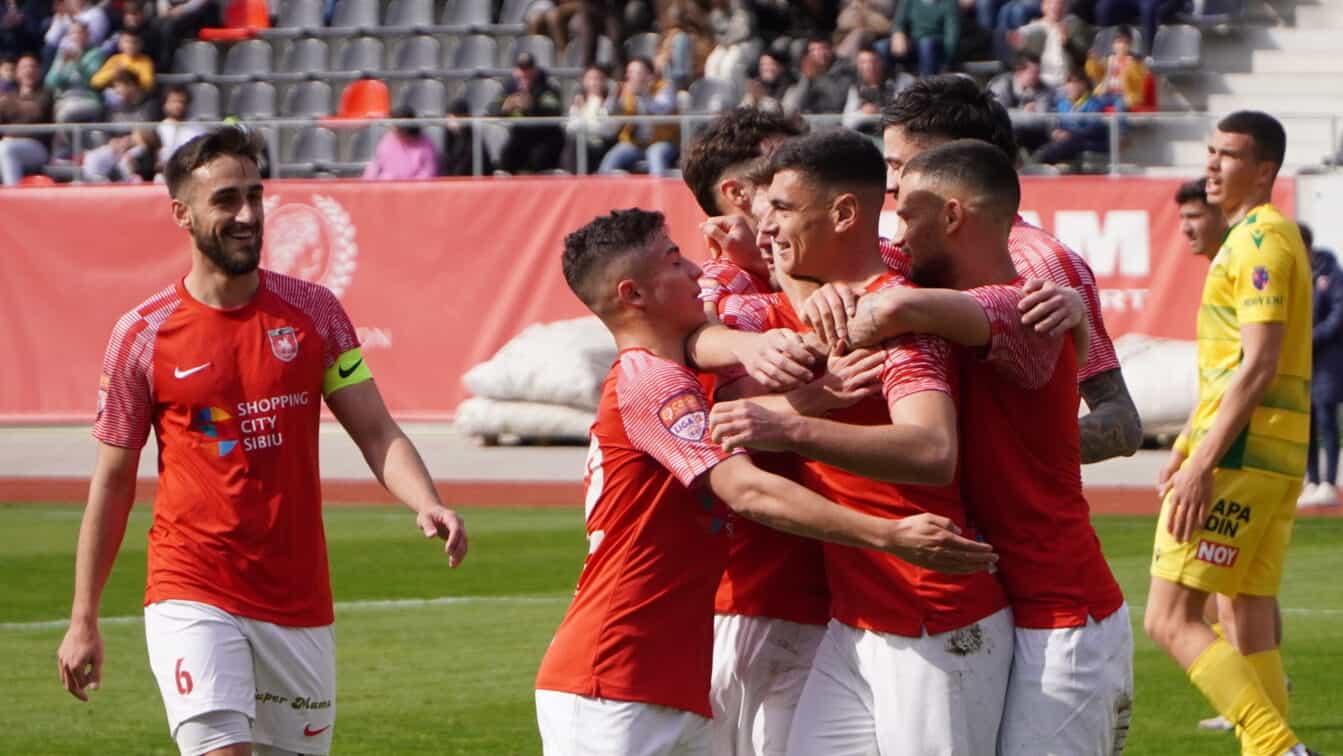 csc șelimbăr a câștigat cu chindia. ”călăreții roșii” au terminat sezonul regular din liga 2 pe primul loc