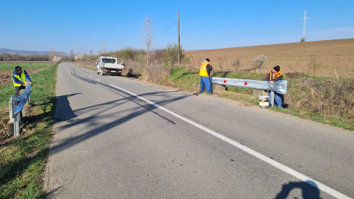 drumuri și poduri sibiu montează parapeți noi pe două drumuri județene importante. în ce zone se mai interveni în această săptămană