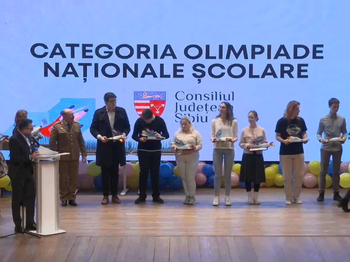 sute de elevi și profesori premiați la gala performanței din sibiu (video)