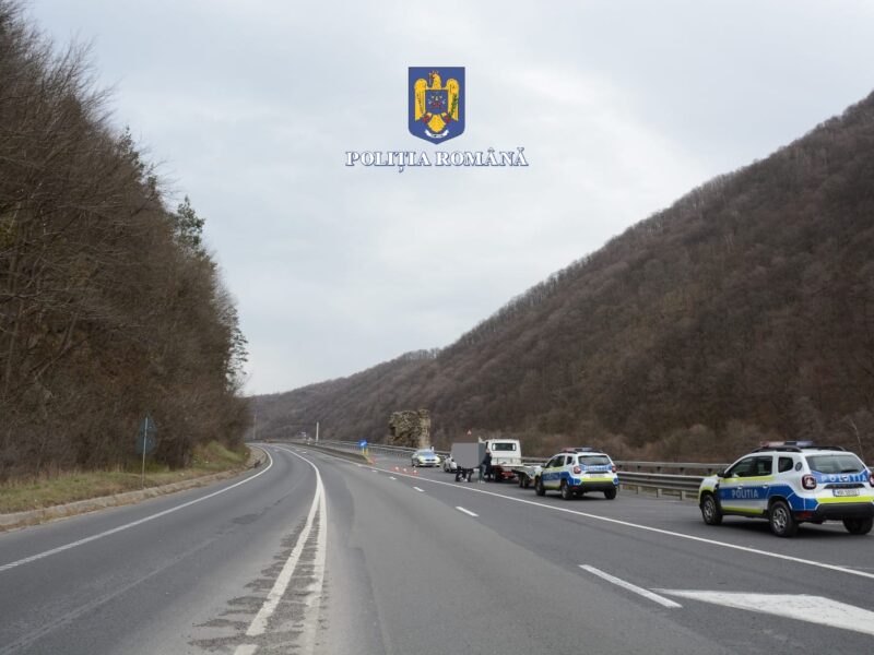 șofer bulgar prins cu țigări de contrabandă pe valea oltului. politiștii au găsit aproape 50.000 de țigarete (foto)