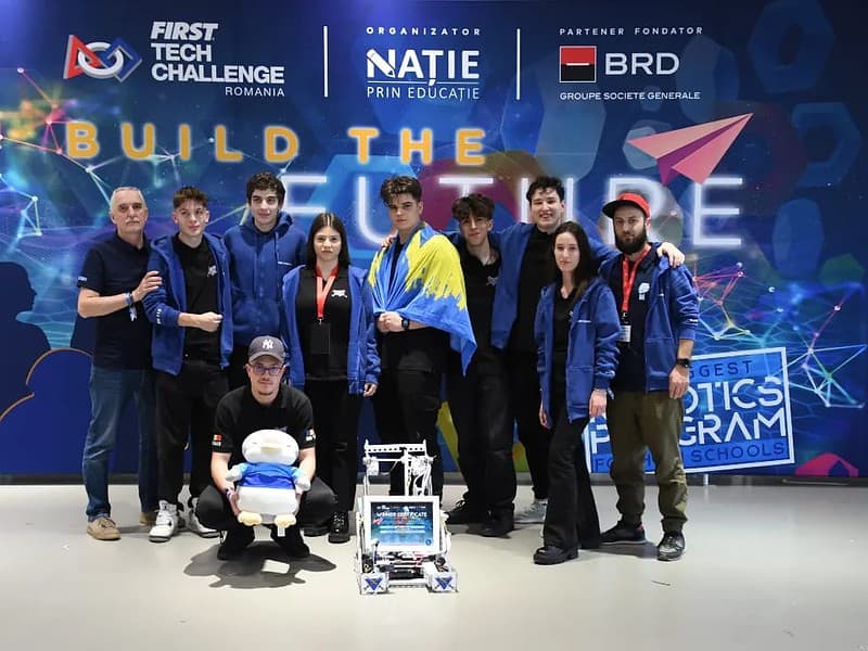 medieșenii de la „code warriors” s-au calificat la etapa națională a concursului de robotică first tech challange (foto)
