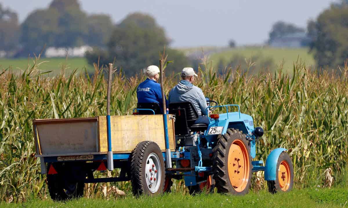 micii agricultori din sibiu, invitați la o dezbatere despre deciziile politice care le afectează activitatea