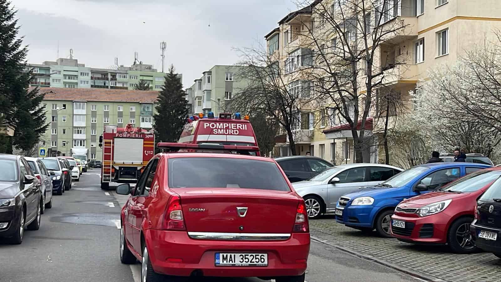 Panică pe strada Miraslău. Imagini noi de la blocul în care a izbucnit incendiul (video, foto)