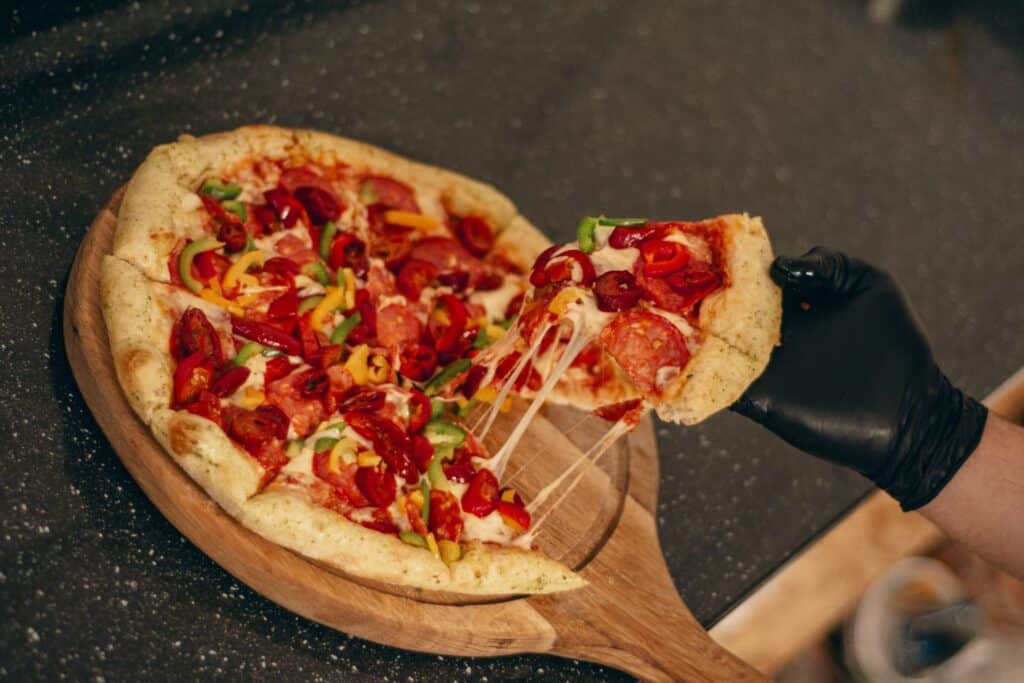 pizza cu ingrediente aduse din italia, la pizzeria diavola. livrare gratuită în sibiu și oferte pentru comenzile mari