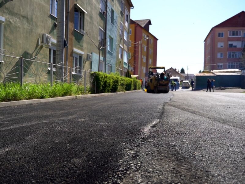 lucrări de refacere a sistemului rutier în cartierul gloria din mediaș (video)