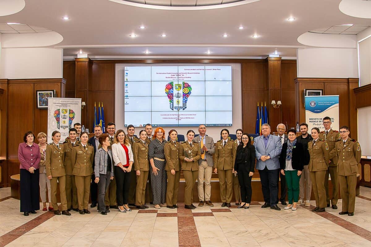peste 40 de invenţii și inovaţii militare prezentate la sibiu de către studenți militari și cercetători din românia și alte 3 țări (foto)