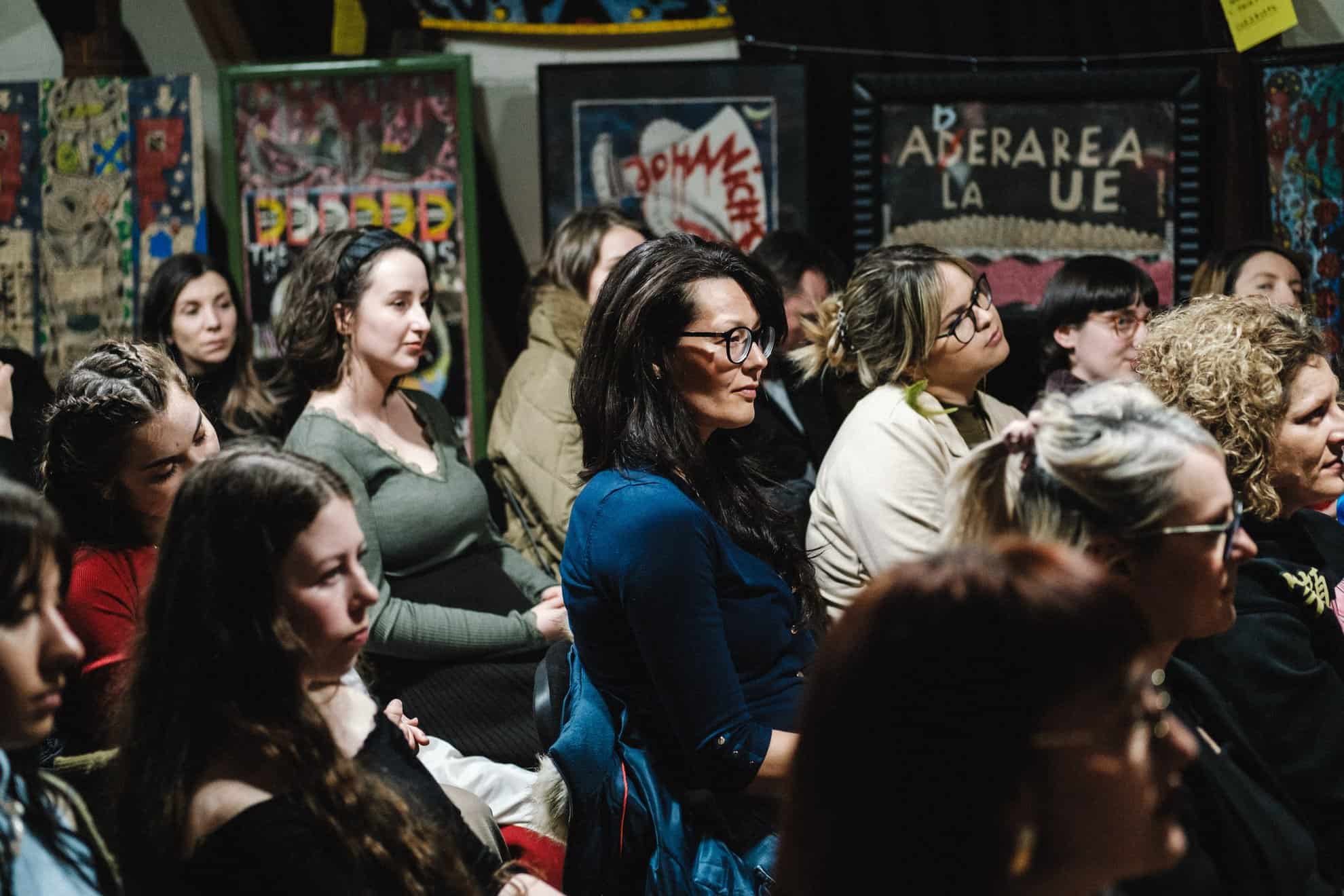 Spoken word, o nouă comunitate de tineri poeți se dezvoltă (și) în Sibiu