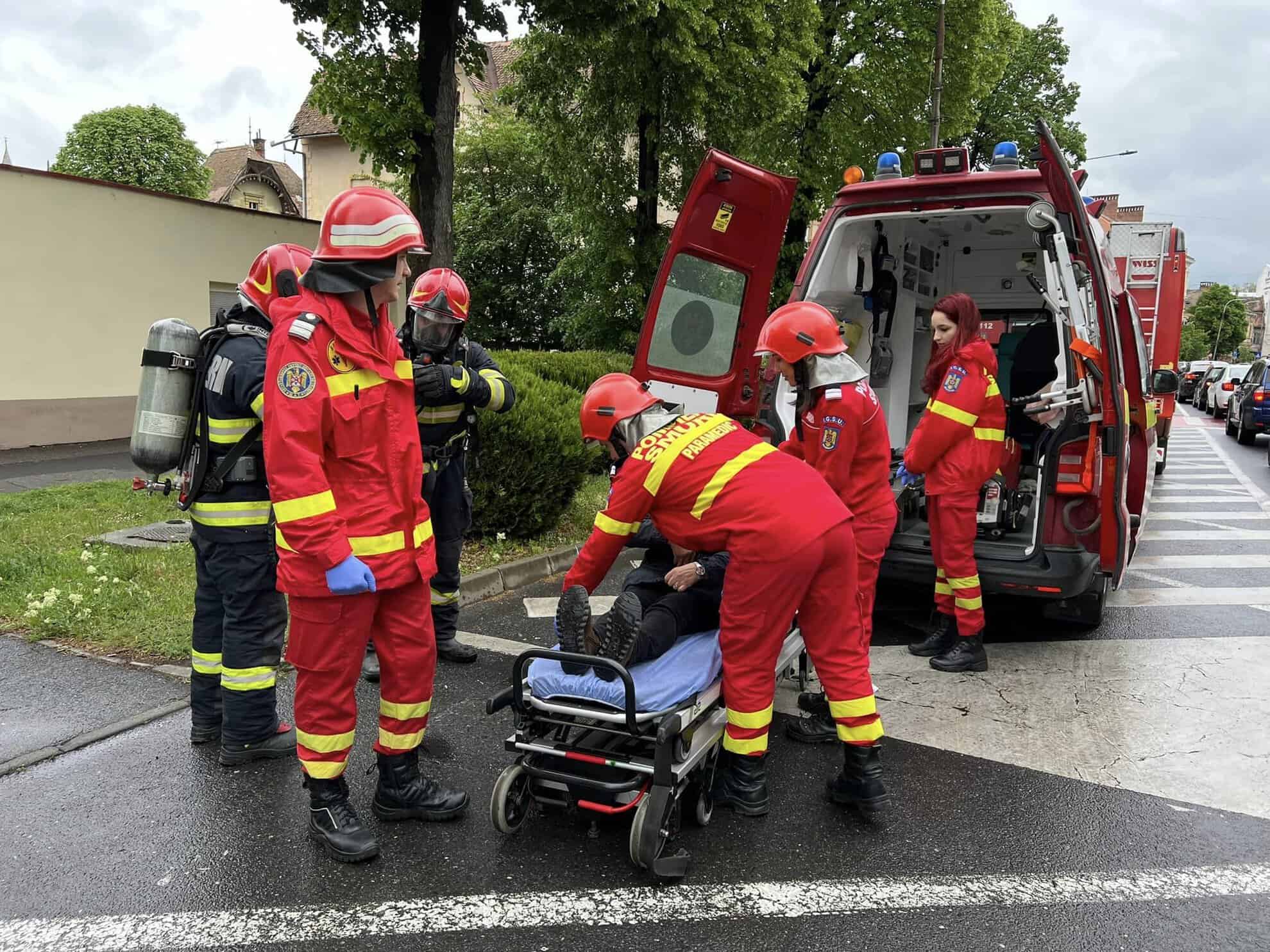 simulare de incendiu la rectoratul ulbs cu mai multe echipaje isu (foto)