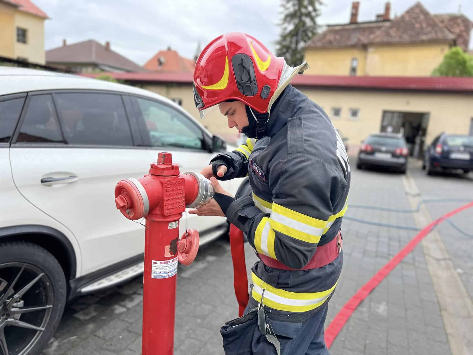 simulare de incendiu la rectoratul ulbs cu mai multe echipaje isu (foto)