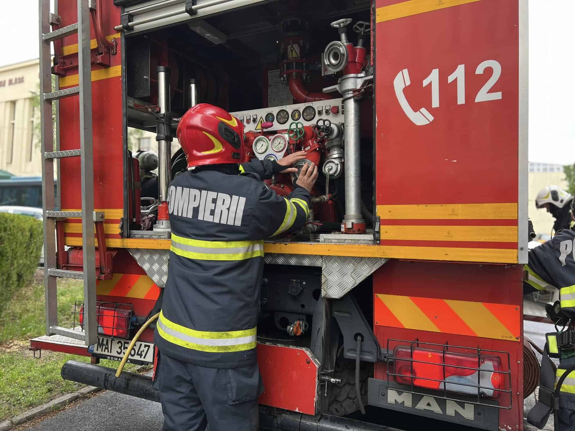 simulare de incendiu la rectoratul ulbs cu mai multe echipaje isu (foto)