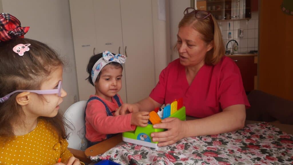 speranțe și despărțiri: povești emoționante cu ani, asistentă în singurul hospice de îngrijire paliativă pentru copii din sibiu. cum poți ajuta și tu