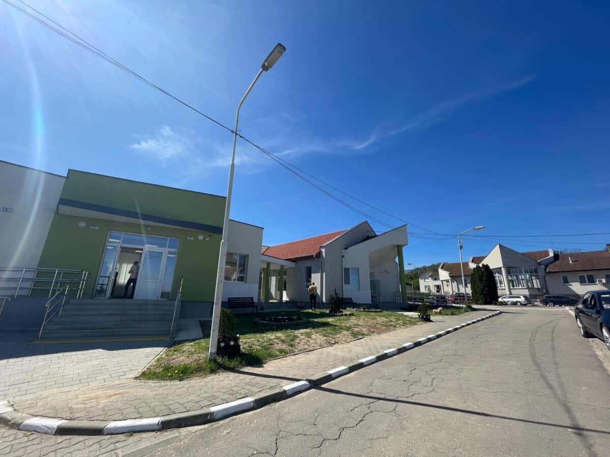 O nouă investiție în infrastructura socială a fost finalizată: Centrul de îngrijire și asistență pentru persoane adulte cu dizabilități Tălmaciu a fost reabilitat și extins din fonduri alocate de CJ Sibiu (foto)