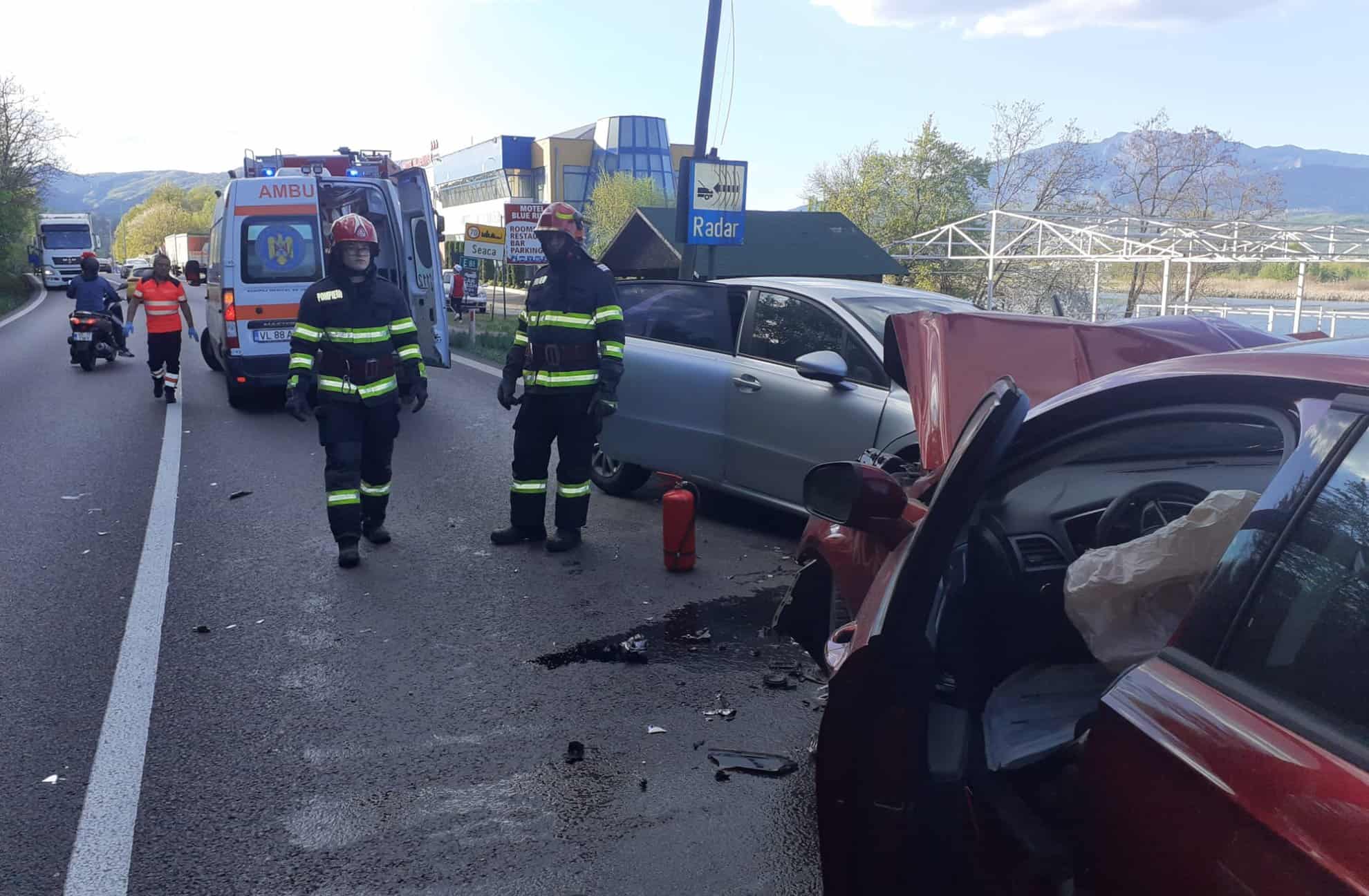 accident pe dn7 la călimănești. patru răniți duși la spital (update)