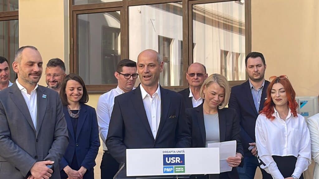 Candidații Alianței Dreapta Unită pentru Primăria Municipiului Sibiu și Consiliul Județean, au depus luni candidaturile oficiale la sediul BEJ (foto video)