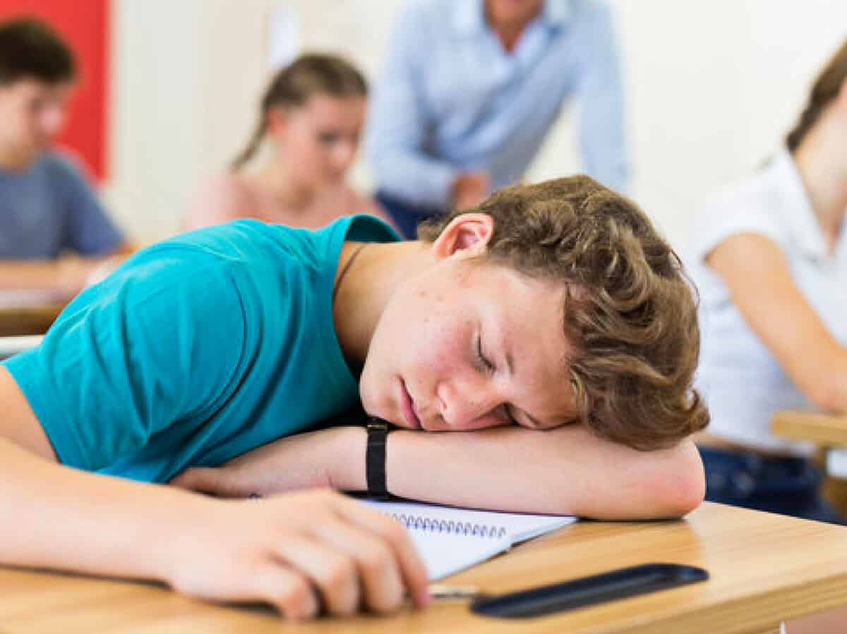 noua generaţie de insomniaci. cum pot afla părinţii când adolescenţii nu dorm și ce pot face