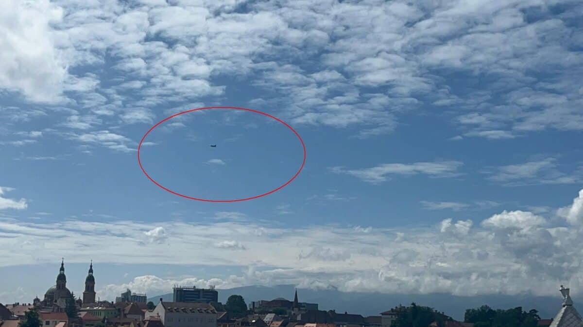 avioane militare survolează sibiul și produc un zgomot puternic. explicații oficiale vin de la aeroport (video foto)