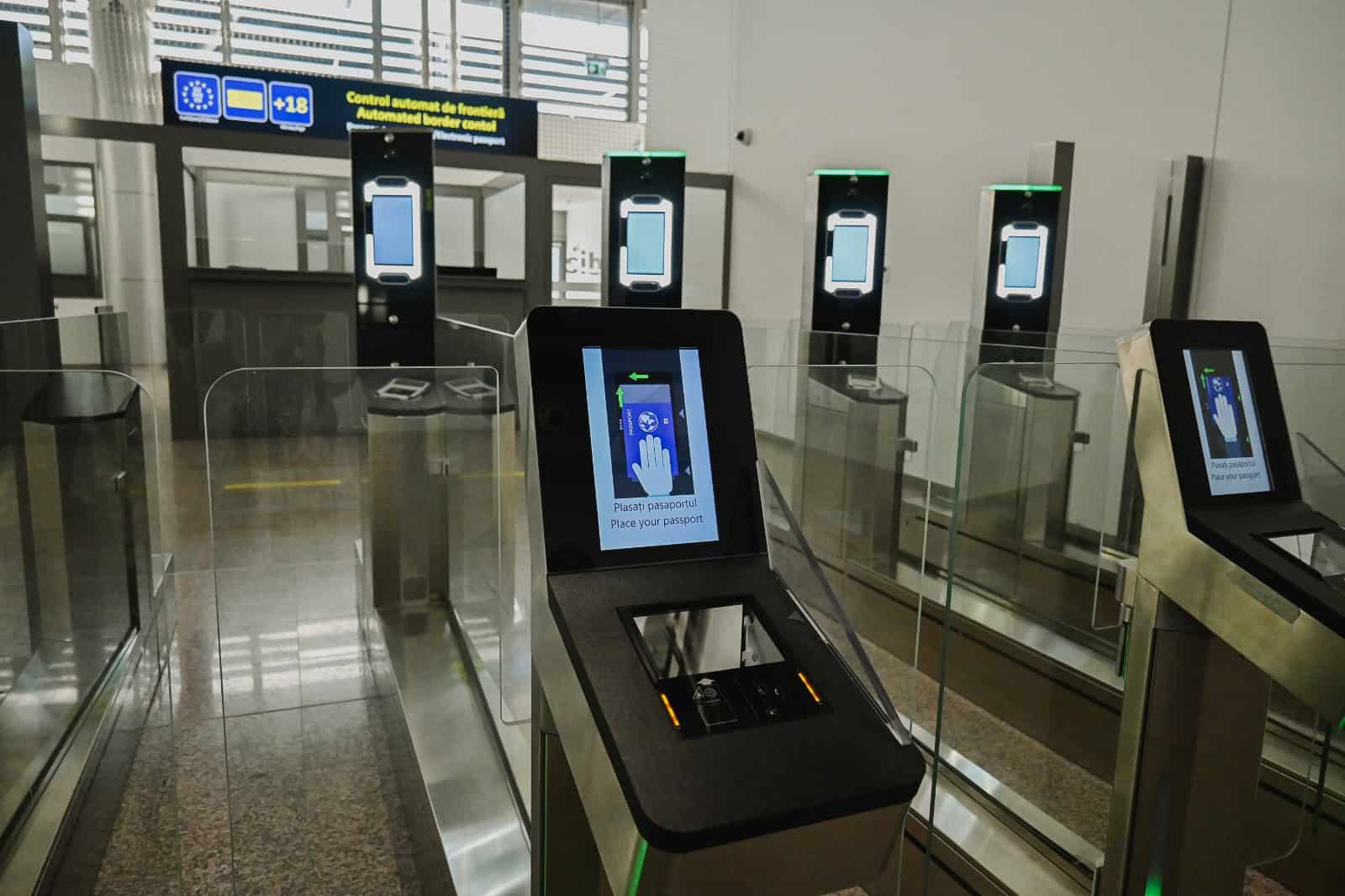 automatic border control, sistem care permite verificarea automată a documentelor, unic pe un aeroport regional