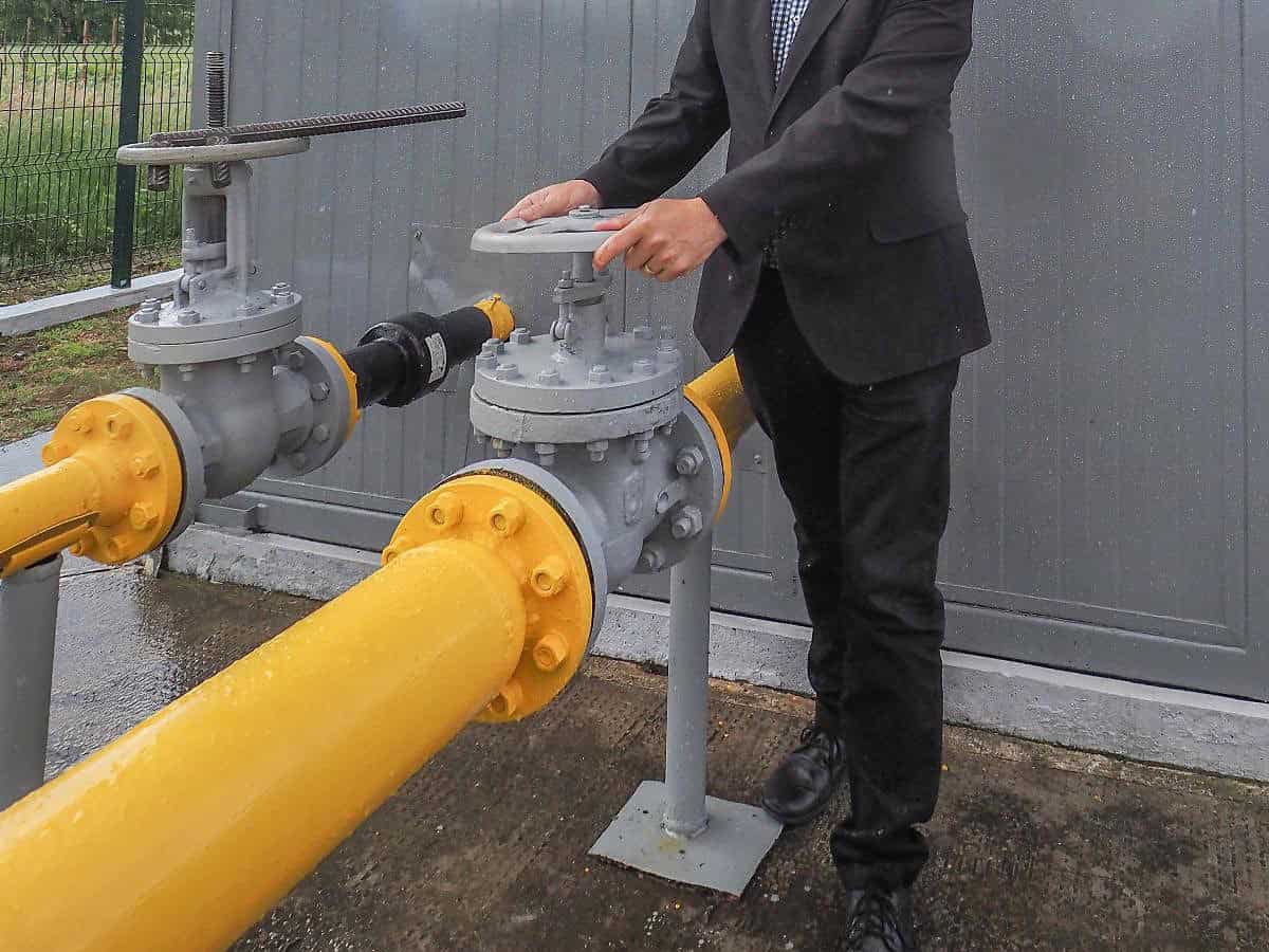 bogdan bucur – primarul liberal care a împlinit o dorință veche de aproape un secol a rășinărenilor: construirea și punerea în funcțiune a rețelei de gaz metan!