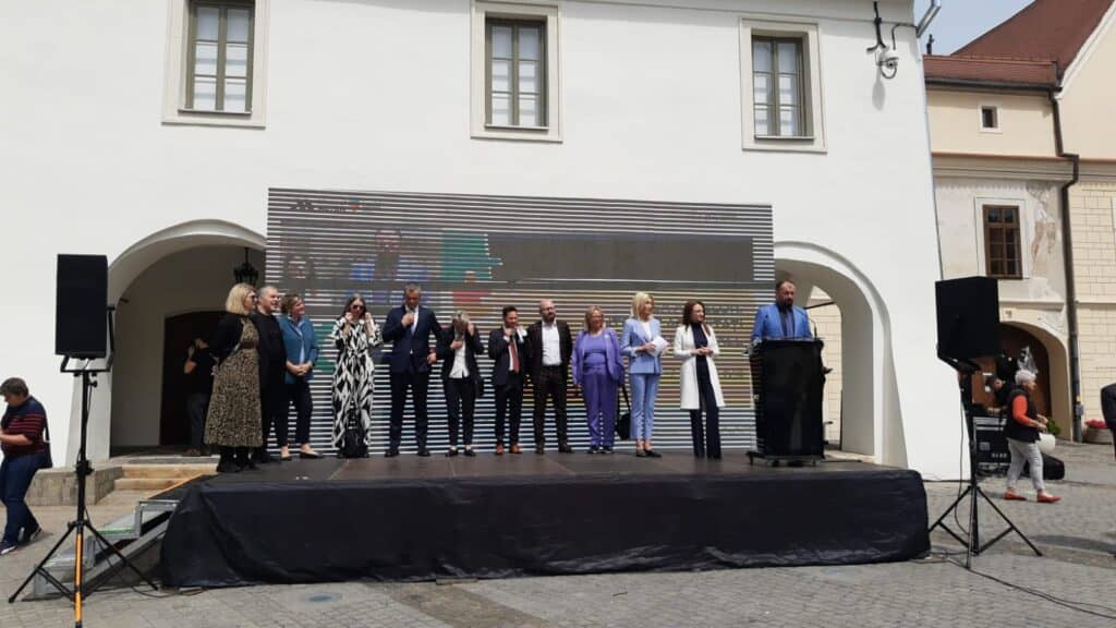 s-a deschis oficial casa artelor, cel mai nou hub cultural din sibiu. ciprian ștefan: „construim zile care să rămână în istorie” (foto, video)