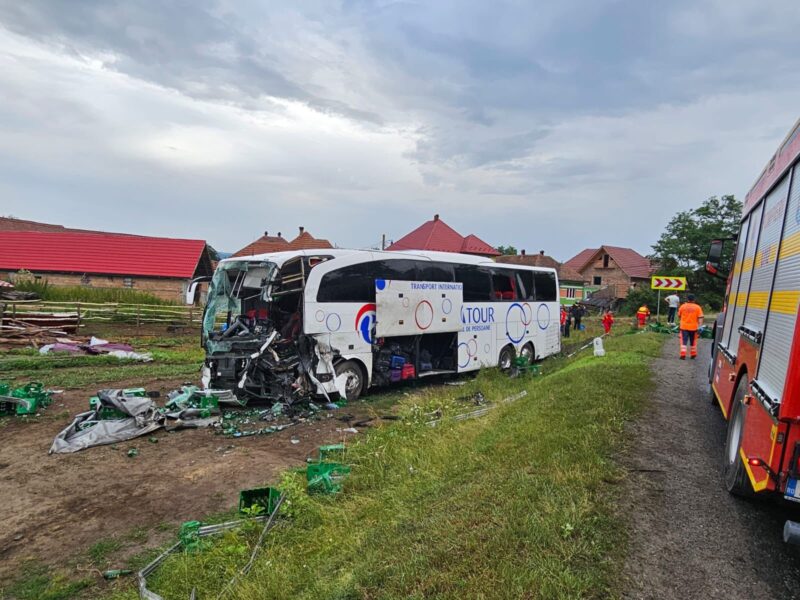 vești îmbucurătoare despre starea șoferului autocarului din accidentul cu 57 de persoane implicate la porumbacu de jos